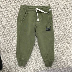 Munster kids toddler size 3 boys sweatpants